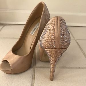 💥Steve Madden Platform pumps w/crystals